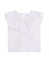 Camiseta blanca de tirante ancho con volante grande en el cuello y piedrecitas brillantes.
Composición: 95% algodón 5% elastano