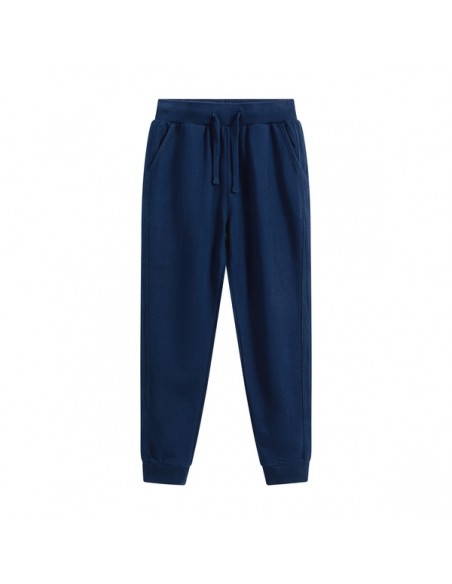 Pantalón deportivo de rizo en color azul marino. Goma en cintura y tobillos

100% algodón